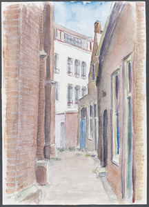 879295 Gezicht door de Jacobskerksteeg in Wijk C te Utrecht, met links de Jacobikerk en op de achtergrond het klooster ...